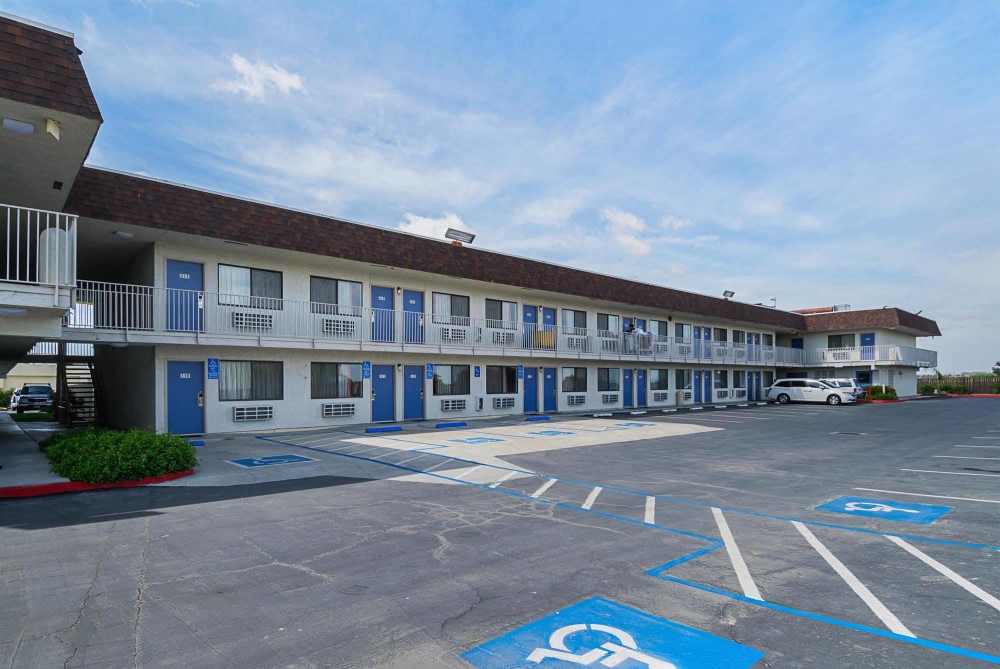 Motel 6 Lost Hills / Buttonwillow Racetrack Ngoại thất bức ảnh